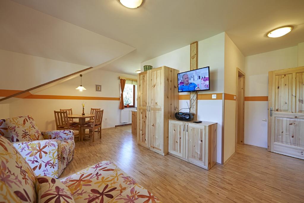 Prevalje Apartments Organic Tourist Farm Gradisnik מראה חיצוני תמונה